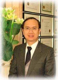 Dr. Alvin Kwok
